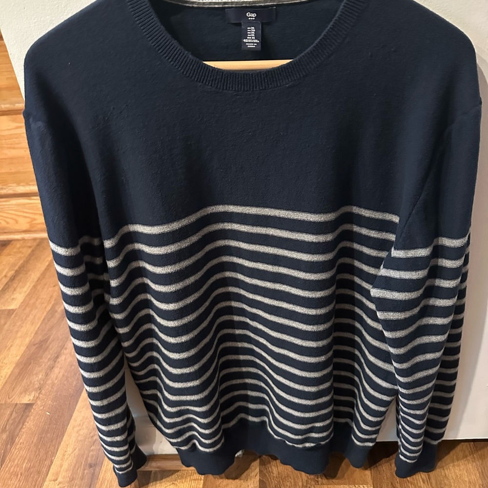 GAP Men's Navy and Light Gray Striped Crewneck Sweater